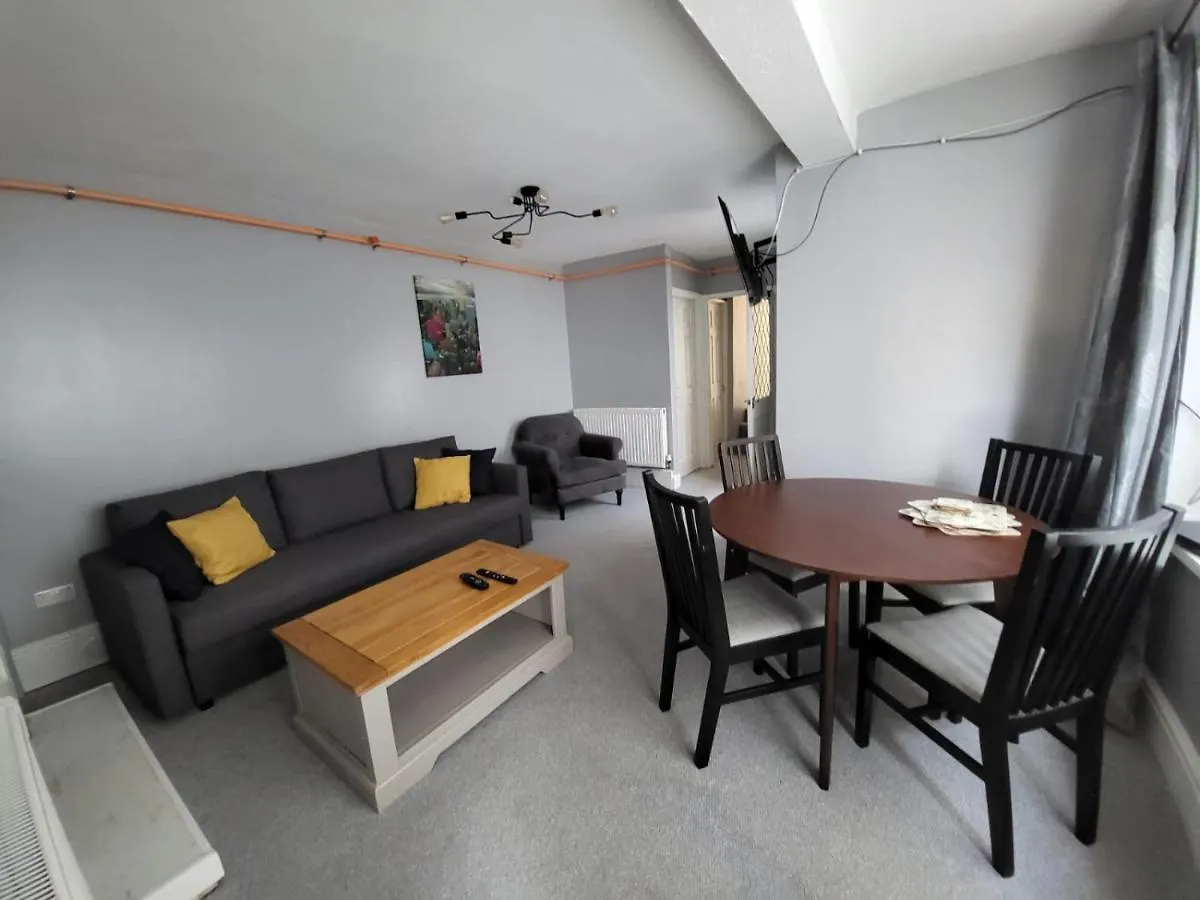 Walk To The Beach! Flat-For-6 Central Swansea Apartment United Kingdom